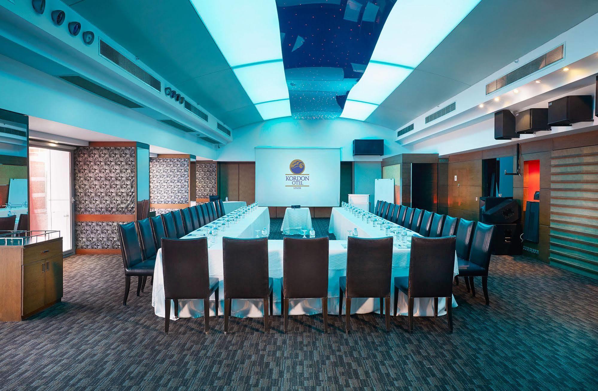 Kordon Hotel Pasaport Измир Экстерьер фото